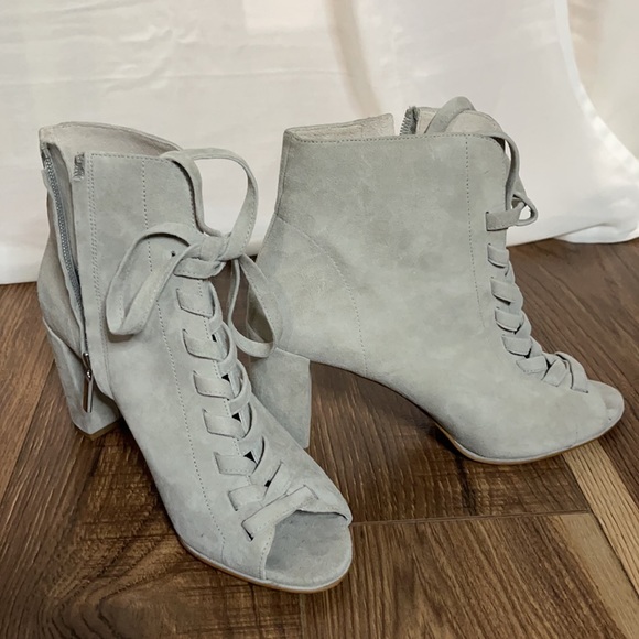 Kenneth Cole open toe booties - Picture 3 of 3